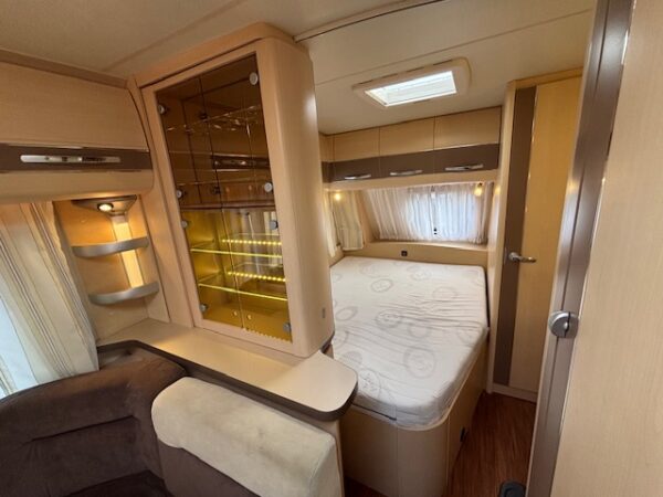 Hobby La Vita 560 KMFE, bj.2010, MOVER, VOORTENT en STAPELBED!!! - Afbeelding 15