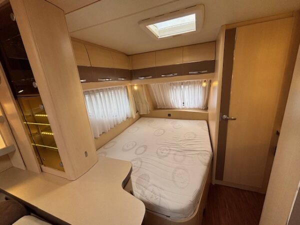 Hobby La Vita 560 KMFE, bj.2010, MOVER, VOORTENT en STAPELBED!!! - Afbeelding 16