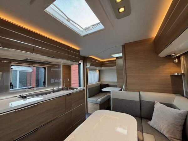 Adria Adora 613 PK bj. 2018, VLOERVERWARMING, 7 PERSOONS!!! - Afbeelding 11