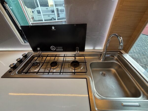 Adria Adora 613 PK bj. 2018, VLOERVERWARMING, 7 PERSOONS!!! - Afbeelding 14