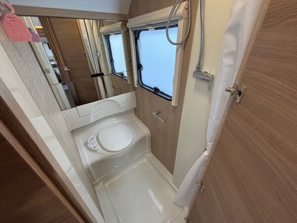 Adria Adora 613 PK bj. 2018, VLOERVERWARMING, 7 PERSOONS!!! - Afbeelding 22