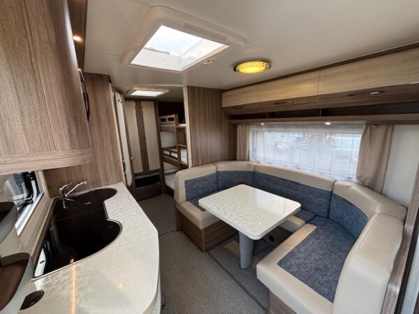 Hobby De Luxe 545 KMF bj.2016, 7 PERSOONS met VOORTENT!!! - Afbeelding 5