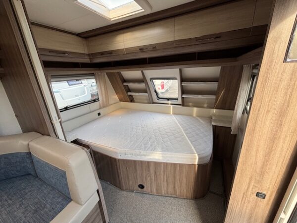 Hobby De Luxe 545 KMF bj.2016, 7 PERSOONS met VOORTENT!!! - Afbeelding 6