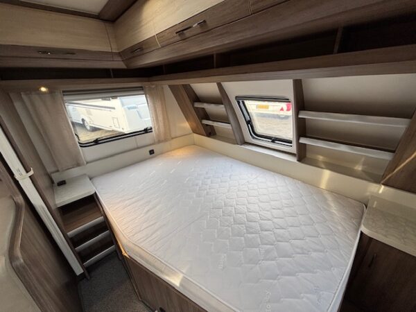 Hobby De Luxe 545 KMF bj.2016, 7 PERSOONS met VOORTENT!!! - Afbeelding 7