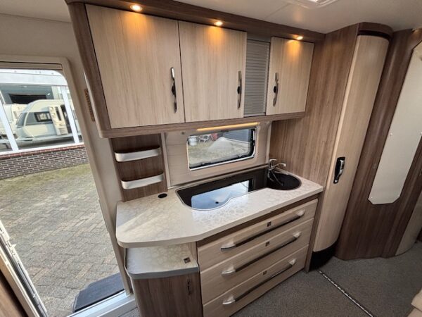 Hobby De Luxe 545 KMF bj.2016, 7 PERSOONS met VOORTENT!!! - Afbeelding 12