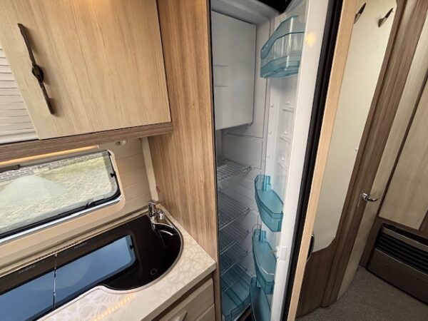Hobby De Luxe 545 KMF bj.2016, 7 PERSOONS met VOORTENT!!! - Afbeelding 15