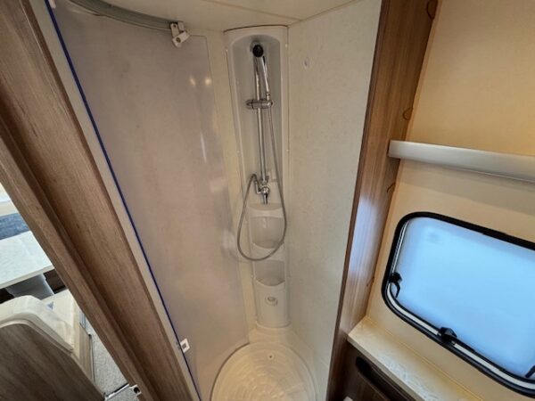 Hobby De Luxe 545 KMF bj.2016, 7 PERSOONS met VOORTENT!!! - Afbeelding 22