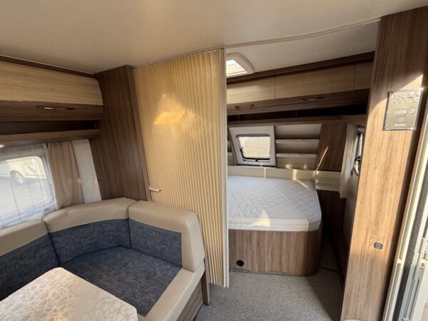 Hobby De Luxe 545 KMF bj.2016, 7 PERSOONS met VOORTENT!!! - Afbeelding 8