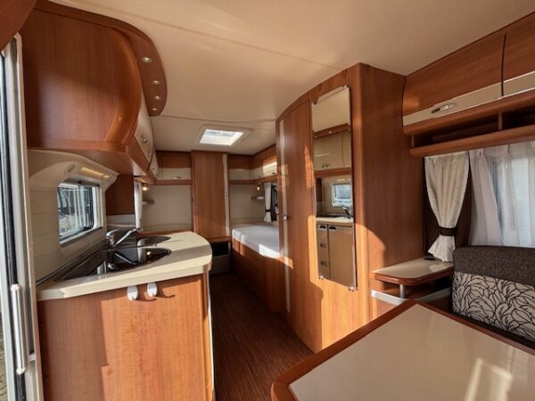 Hobby Excellent 460 LU bj.2012, MOVER en 2 APARTE BEDDEN!!! - Afbeelding 6