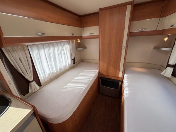 Hobby Excellent 460 LU bj.2012, MOVER en 2 APARTE BEDDEN!!! - Afbeelding 15