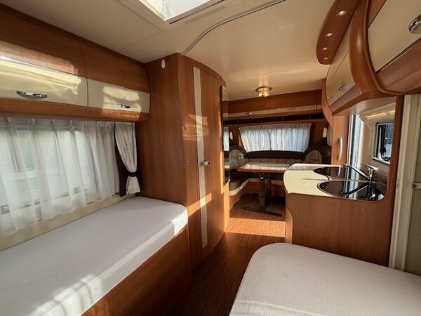 Hobby Excellent 460 LU bj.2012, MOVER en 2 APARTE BEDDEN!!! - Afbeelding 16