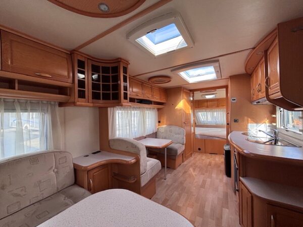 Hobby 635 SMF UK SPECIAL, bj.2005 met MOVER en VOORTENT!!! - Afbeelding 8
