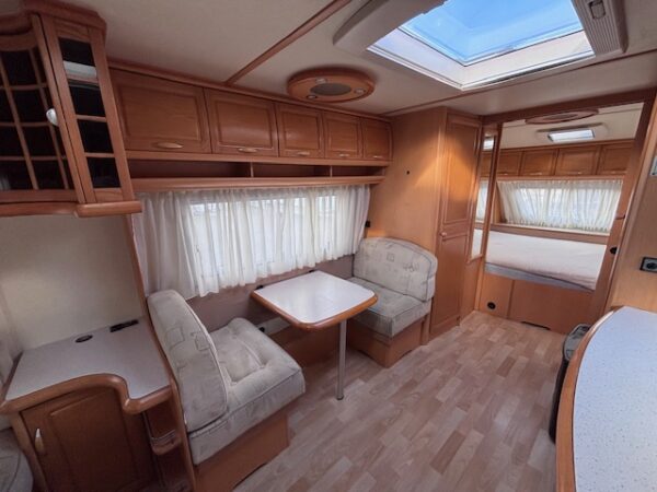 Hobby 635 SMF UK SPECIAL, bj.2005 met MOVER en VOORTENT!!! - Afbeelding 9