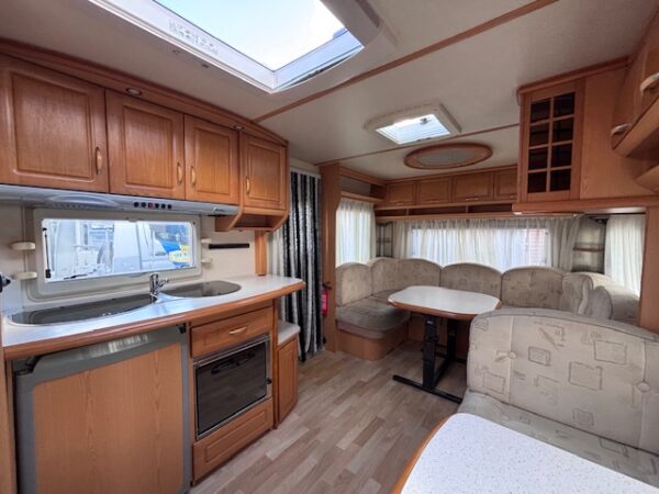 Hobby 635 SMF UK SPECIAL, bj.2005 met MOVER en VOORTENT!!! - Afbeelding 17