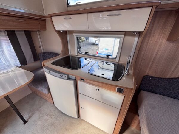 Trigano Silver 340 bj.2014, LICHTGEWICHT, HEFDAK, MOVER en VOORTENT! - Afbeelding 12