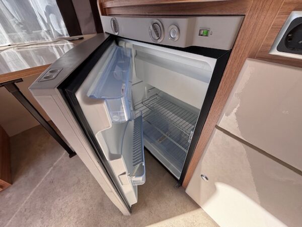 Trigano Silver 340 bj.2014, LICHTGEWICHT, HEFDAK, MOVER en VOORTENT! - Afbeelding 15