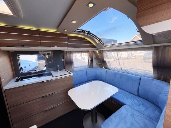 Adria Adora 572 UT, bj.2015 met mover, airco, douche, voortent - Afbeelding 6