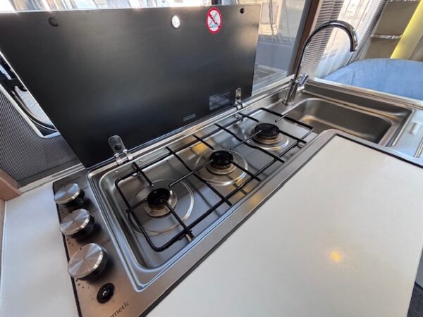 Adria Adora 572 UT, bj.2015 met mover, airco, douche, voortent - Afbeelding 11