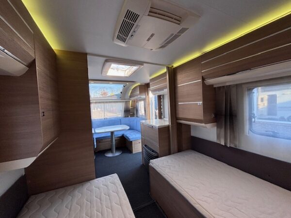 Adria Adora 572 UT, bj.2015 met mover, airco, douche, voortent - Afbeelding 20