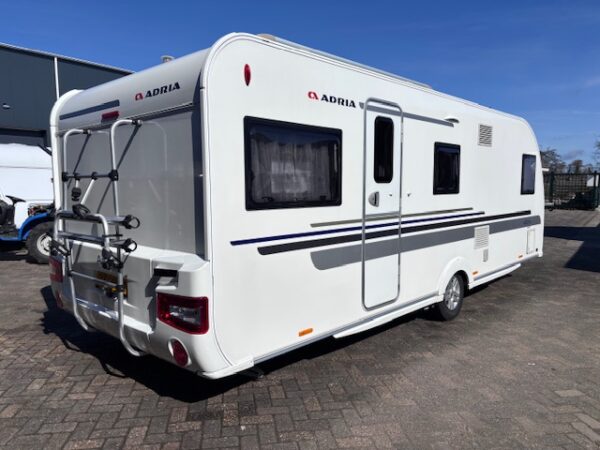 Adria Adora 613 PK bj.2016, 7 PERSOONS, met MOVER en AIRCO! - Afbeelding 2