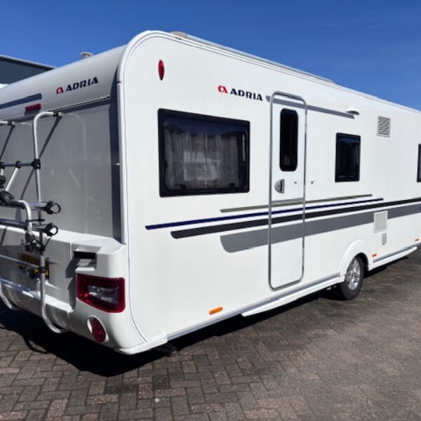 Adria Adora 613 PK bj.2016, 7 PERSOONS, met MOVER en AIRCO!