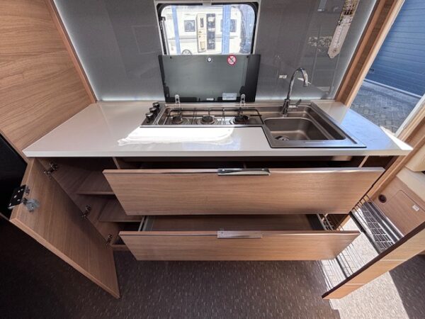 Adria Adora 613 PK bj.2016, 7 PERSOONS, met MOVER en AIRCO! - Afbeelding 17