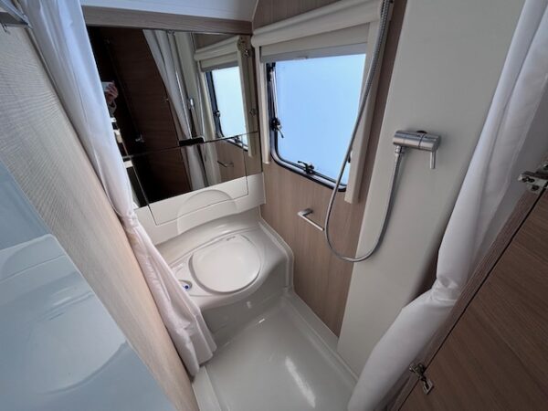 Adria Adora 613 PK bj.2016, 7 PERSOONS, met MOVER en AIRCO! - Afbeelding 22