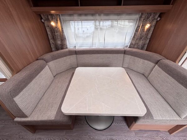 Hobby De Luxe 545 KMF bj.2020, STAPELBED en VOORTENT!!! - Afbeelding 10