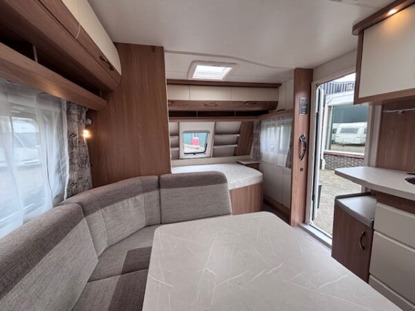 Hobby De Luxe 545 KMF bj.2020, STAPELBED en VOORTENT!!! - Afbeelding 11