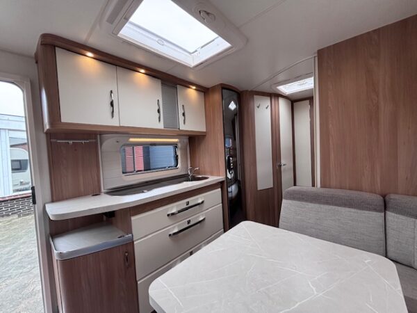 Hobby De Luxe 545 KMF bj.2020, STAPELBED en VOORTENT!!! - Afbeelding 12