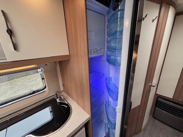 Hobby De Luxe 545 KMF bj.2020, STAPELBED en VOORTENT!!! - Afbeelding 17
