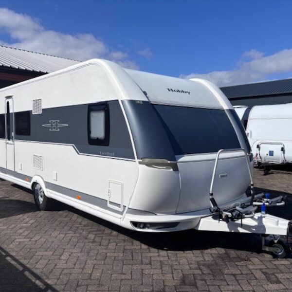Hobby Excellent 560 KMFE bj.2014 met STAPELBED en VOORTENT!!!
