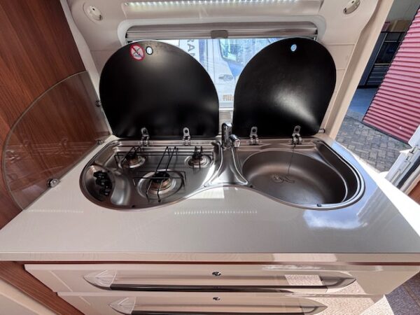 Hobby Excellent 560 KMFE bj.2014 met STAPELBED en VOORTENT!!! - Afbeelding 12