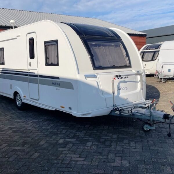 Adria Adora 572 UT, bj.2015 met mover, airco, douche, voortent