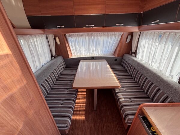 Hobby De Luxe 350 TB bj.2013 met MOVER en VOORTENT!!! - Afbeelding 12