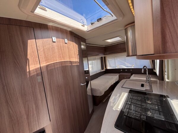 Bürstner Averso 475TL bj.2016, VOORTENT en 2 APARTE BEDDEN!!! - Afbeelding 22