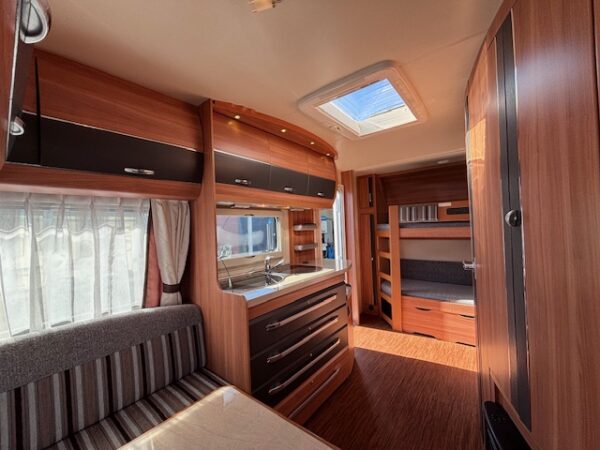 Hobby De Luxe 420 KB bj.2012, MOVER, VOORTENT en STAPELBED!!! - Afbeelding 14