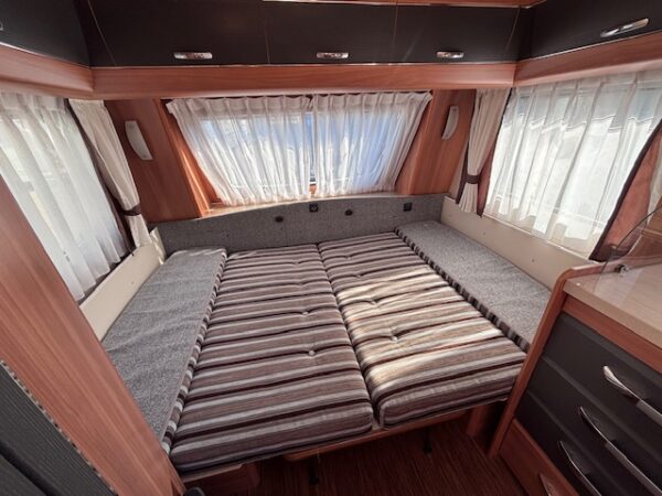 Hobby De Luxe 420 KB bj.2012, MOVER, VOORTENT en STAPELBED!!! - Afbeelding 15