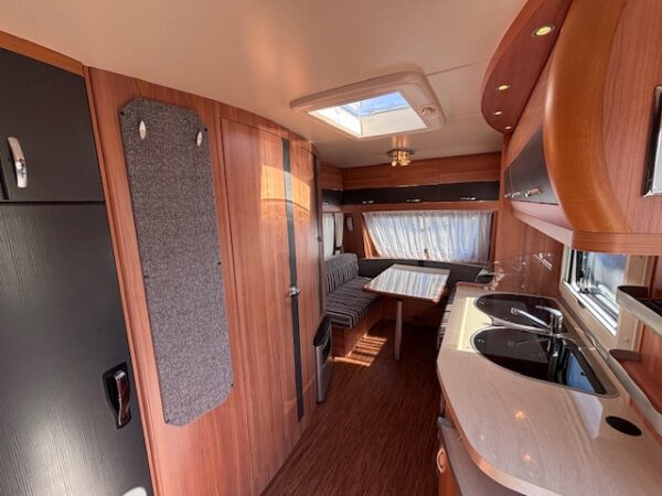 Hobby De Luxe 420 KB bj.2012, MOVER, VOORTENT en STAPELBED!!! - Afbeelding 20