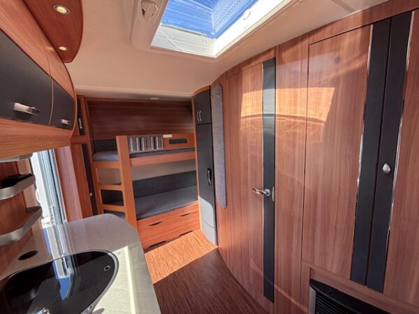Hobby De Luxe 420 KB bj.2012, MOVER, VOORTENT en STAPELBED!!! - Afbeelding 16