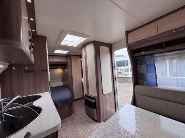 Hobby De Luxe 460 UFE bj. 2015, MOVER en VOORTENT!!! - Afbeelding 7