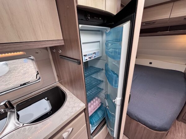 Hobby De Luxe 460 UFE bj. 2015, MOVER en VOORTENT!!! - Afbeelding 13