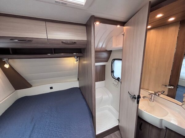 Hobby De Luxe 460 UFE bj. 2015, MOVER en VOORTENT!!! - Afbeelding 16