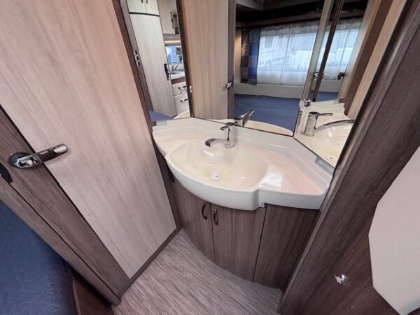 Hobby De Luxe 460 UFE bj. 2015, MOVER en VOORTENT!!! - Afbeelding 18