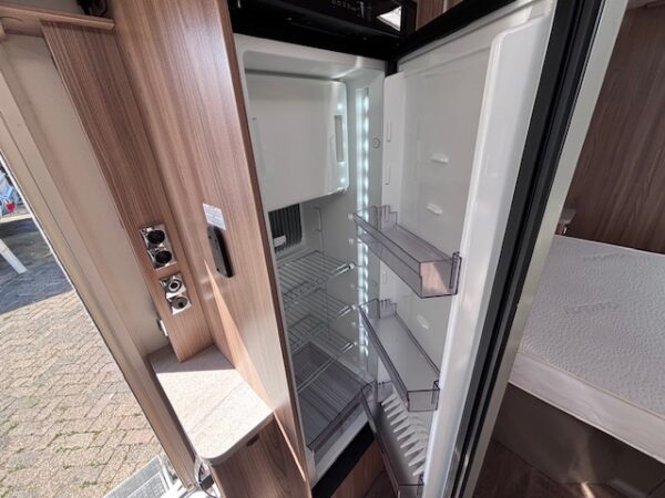 Sprite Cruzer 550 SR bj.2022 met QUEENSBED en ZAKLUIFEL!!! - Afbeelding 15