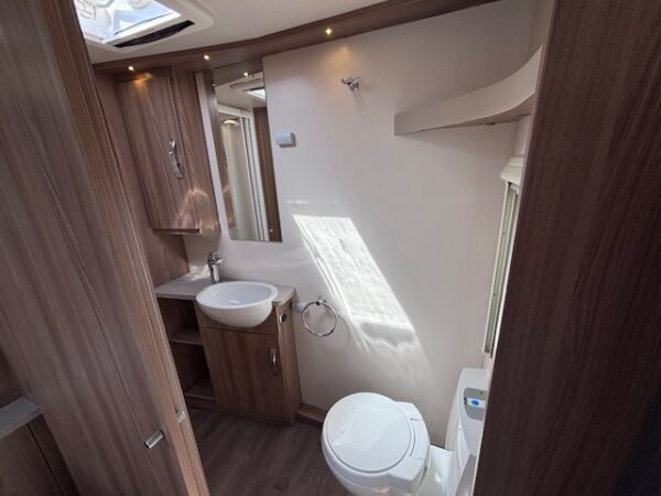 Sprite Cruzer 550 SR bj.2022 met QUEENSBED en ZAKLUIFEL!!! - Afbeelding 18