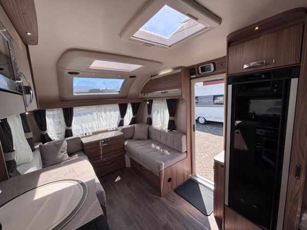 Sprite Cruzer 550 SR bj.2022 met QUEENSBED en ZAKLUIFEL!!! - Afbeelding 21