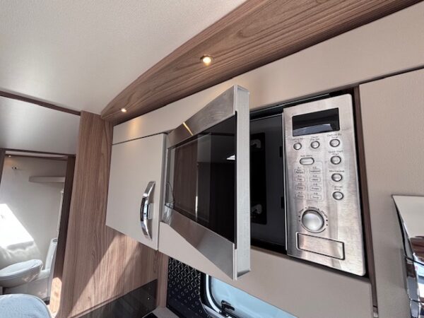 Sprite Cruzer 550 SR bj.2022 met QUEENSBED en ZAKLUIFEL!!! - Afbeelding 14