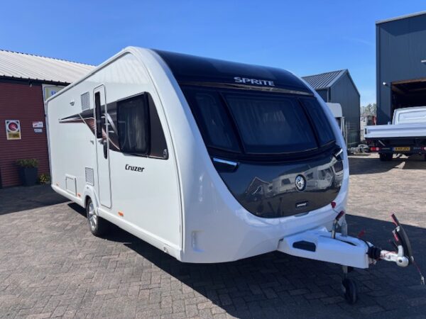 Sprite Cruzer 550 SR bj.2022 met QUEENSBED en ZAKLUIFEL!!!