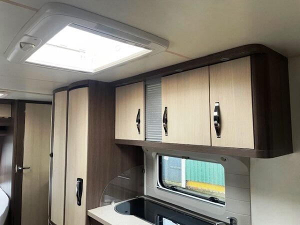 Hobby Prestige 650 UMFE bj.2016 met voortent!!! - Afbeelding 11